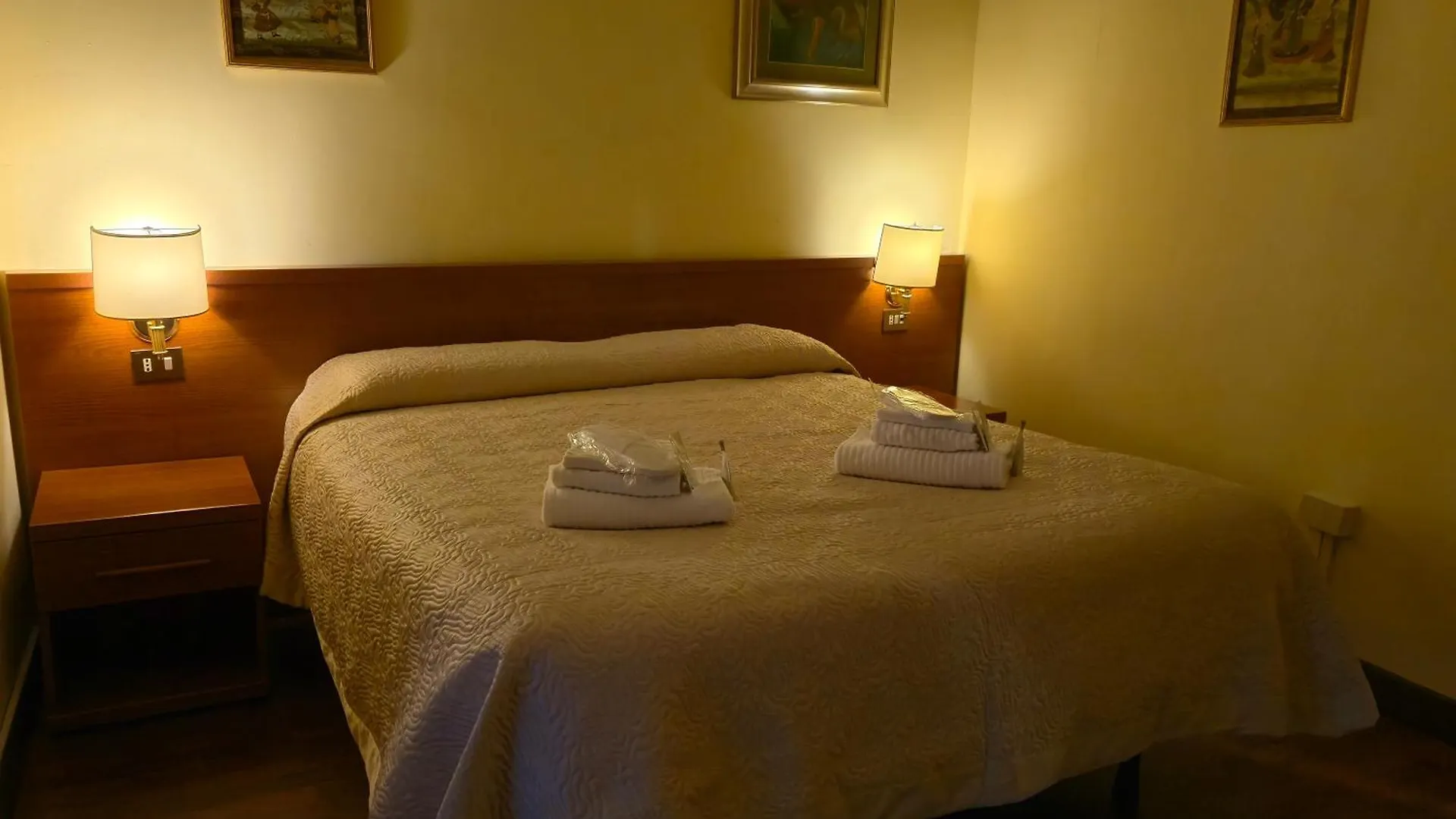 Hotel Azzurra Róma 2*,